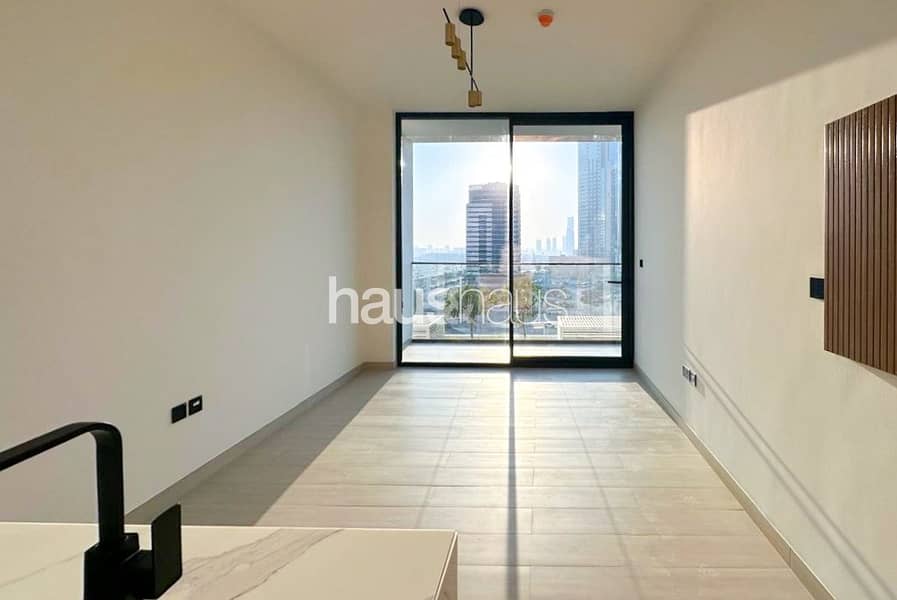 Modern | Unfurnished | available Jan | Balcony