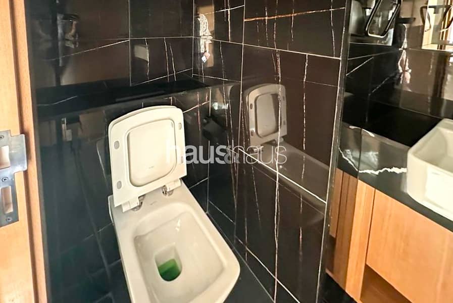 Modern | Unfurnished | available Jan | Balcony - Image 12