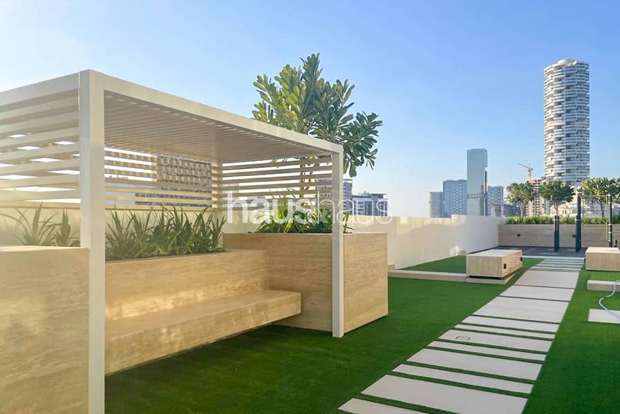 Modern | Unfurnished | available Jan | Balcony - Image 17