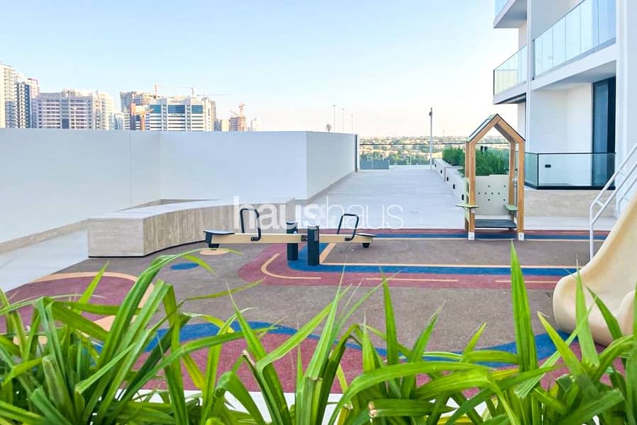 Modern | Unfurnished | available Jan | Balcony - Image 18