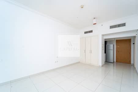 Studio for Sale in Business Bay, Dubai - Exclusive | Middle Floor | Rented | Canal View