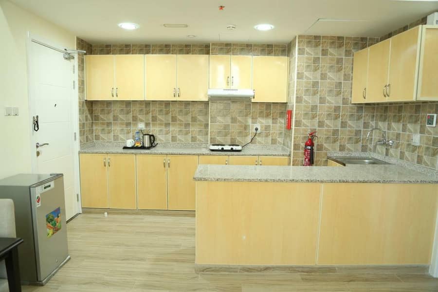 9 One Bedroom Suite Kitchen. jpg