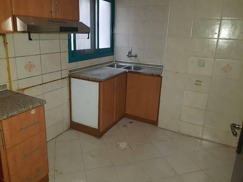 CLOSE TO DUBAI GRAND HOTEL 1BHK ONLY IN 38K