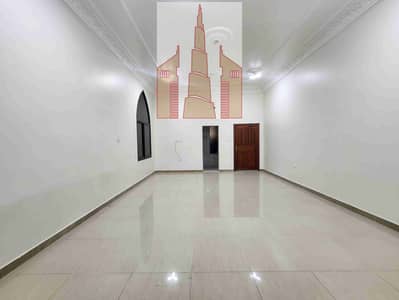 Spacious 5-BR + Maid Room | Majlis |