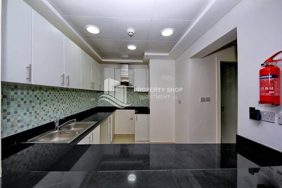 10 2-bedroom-abu-dhabi-al-ghadeer-terrace-apartment-kitchen. JPG