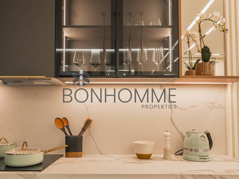 10 Kitchen 5. jpg