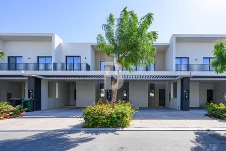 3 Bedroom Townhouse for Sale in Dubai South, Dubai - 3 BR Townhouse | Single row | High ROI | Modern