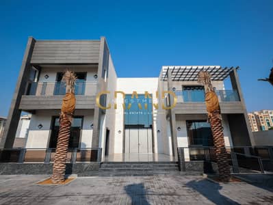 Luxurious 5-Bed Villa with Maid, Driver & Majlis