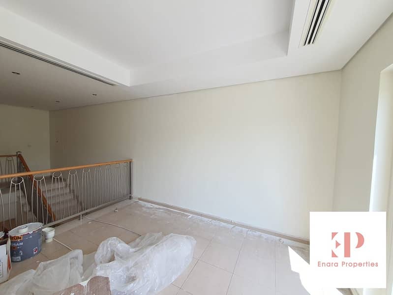 8 29ff1af8-3ba1-48c6-a886-93da96351649. jpg