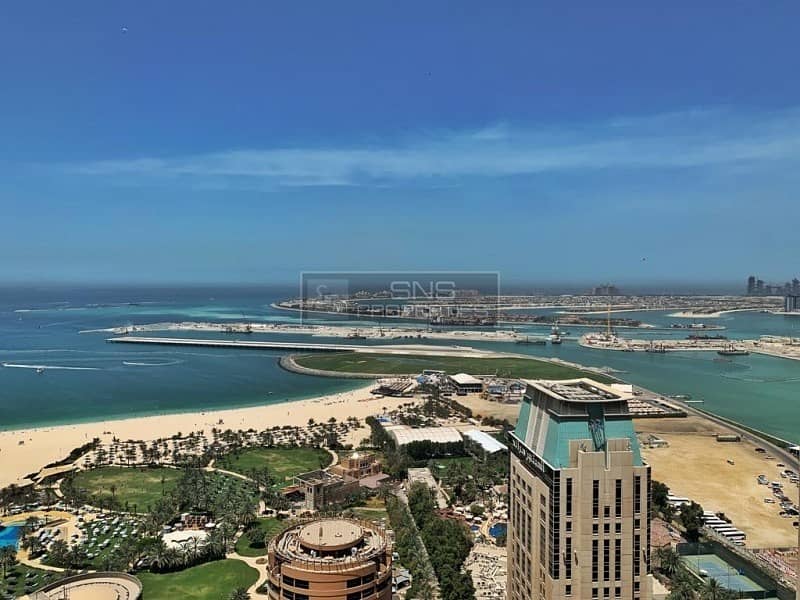 Panoramic views of the palm and Dubai eye