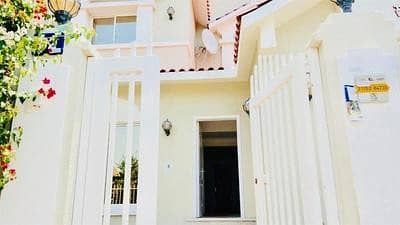 Nice 4 bed room compound villa for rent in Umm Suqeim 1 only 160k