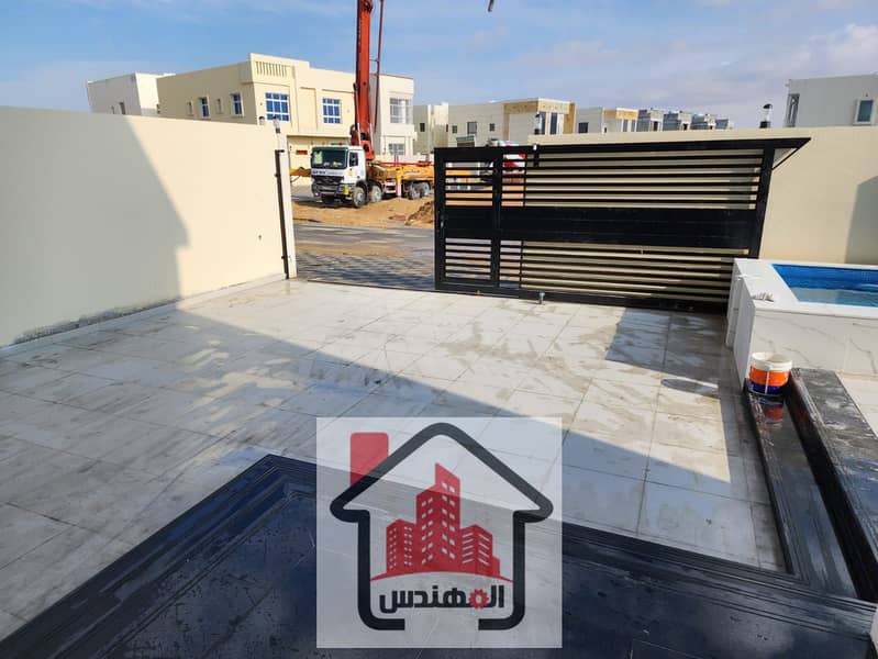 16 فيلا للبيع في الياسمين