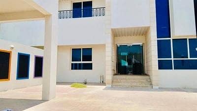 4000 commercial villa for rent in Umm Suqeim 1 on Al Wasal road