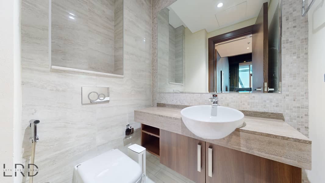 19 LRD-VACATION-HOMES-J-One-Tower--12112024_082914. jpg