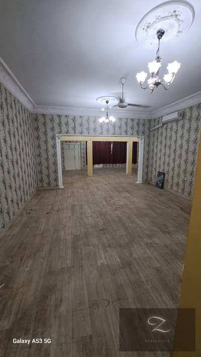For rent a house in Sharjah / Sabkha, a privileged location on main Street and close to Ajman and Sharjah Cooperative Society