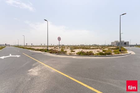 Plot Directly Facing Park | Residential Building