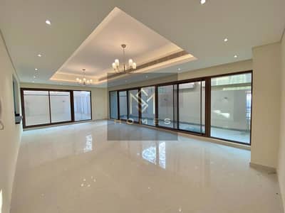 4BR+M | END UNIT |  VACANT