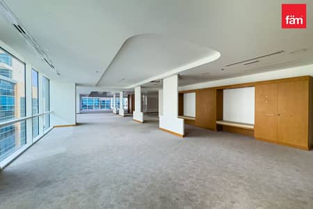 Office for Sale in Business Bay, Dubai - Spacious Office | Prime Location | Vacant