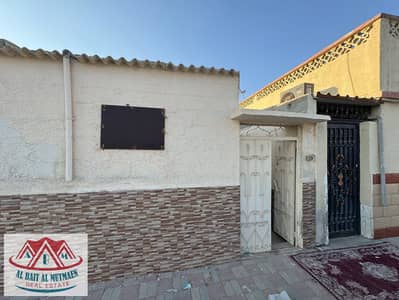 2 bedroom house in excellent location in Al Sabkha