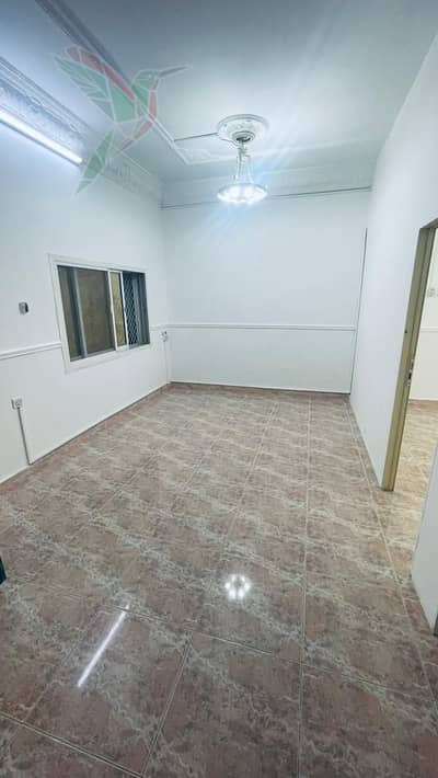 New Year's  Deal 2025 2bhk 2500/- Only With Water & Electricity Plus Wi-Fi Free