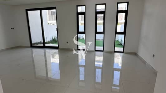 تاون هاوس 3 غرف نوم للبيع في (أكويا من داماك) داماك هيلز 2، دبي - تاون هاوس في زينيا،(أكويا من داماك) داماك هيلز 2 3 غرف 2113000 درهم - 10516642