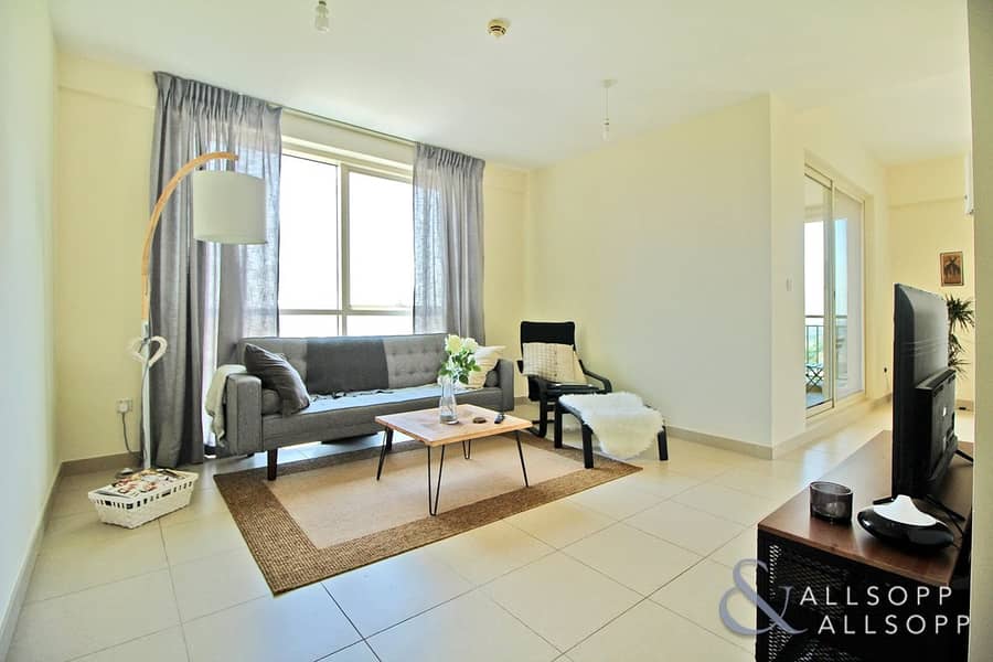 Golf Course View | 2 Bedroom | Immaculate