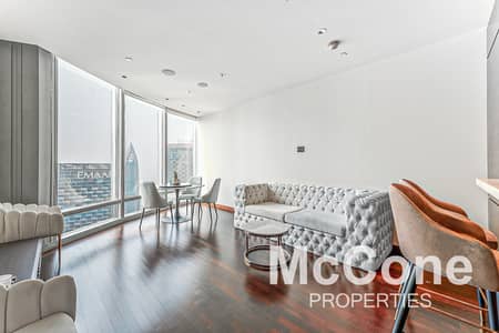 Vacant | Huge Walk-In Coset | Sea and Opera View