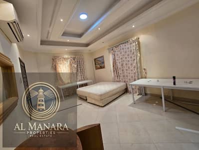 **Villa Details:**   **Bedrooms:** 6 Bedrooms.   **Halls:** 2 halls.   **Majlis:** Available.   **Washrooms:** 8 washrooms.   **Location:**