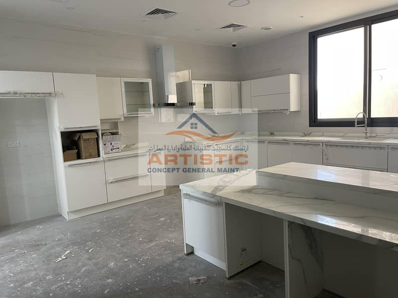 12 Luxurious 06 bedroom hall + maid room