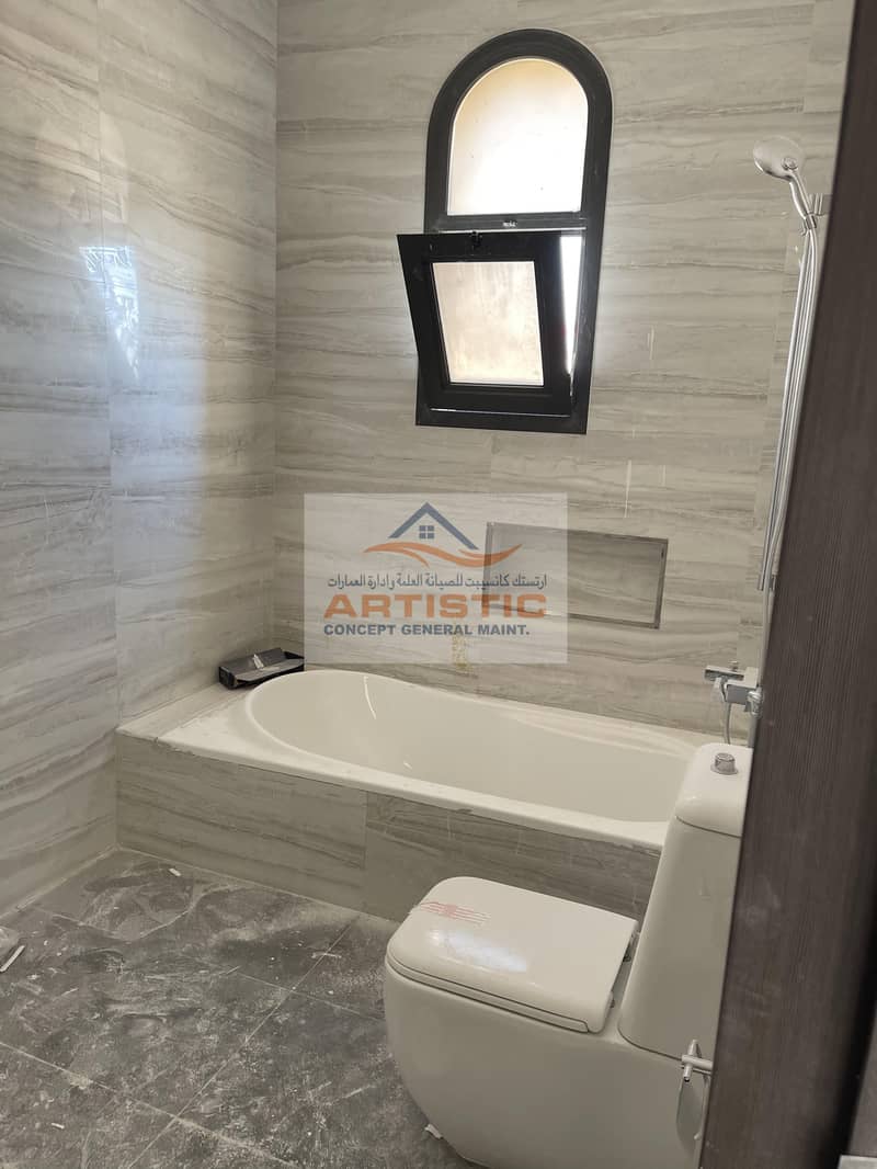 15 Luxurious 06 bedroom hall + maid room