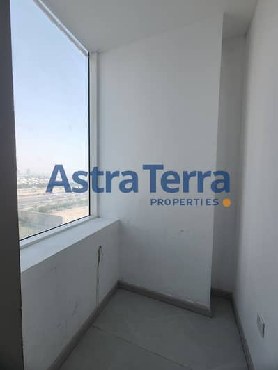 Office for Rent in Business Bay, Dubai - Fully Fitted with Washroom & Pantry | Good Deal!