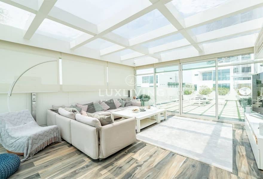 Freehold | Great Location | Private Elevator Freehold | Great Location | Private Elevator