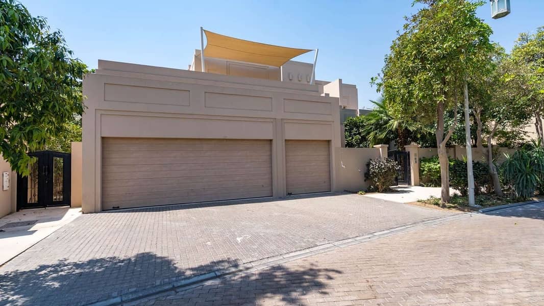 Fantastic Six-Bedroom Villa in Al Barari