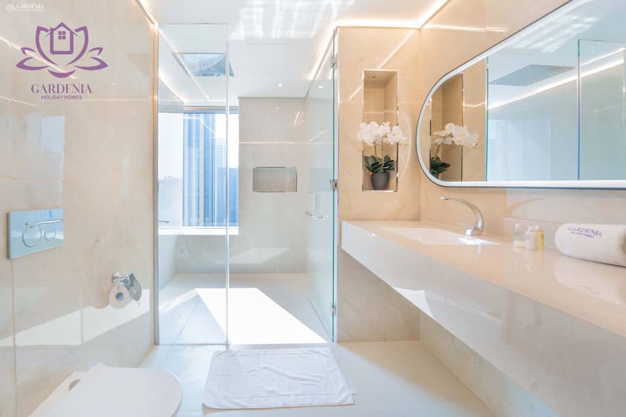 8 Bath 1 1. jpg