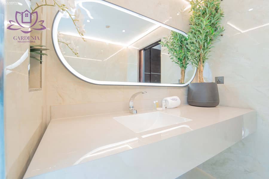 10 Bath 1 4. jpg