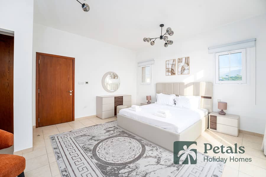 4 Bed 1-2. jpg