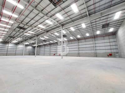 Warehouse for Rent in Al Dhafrah, Abu Dhabi - Dock Level loading | High Power |Grade A Warehouse