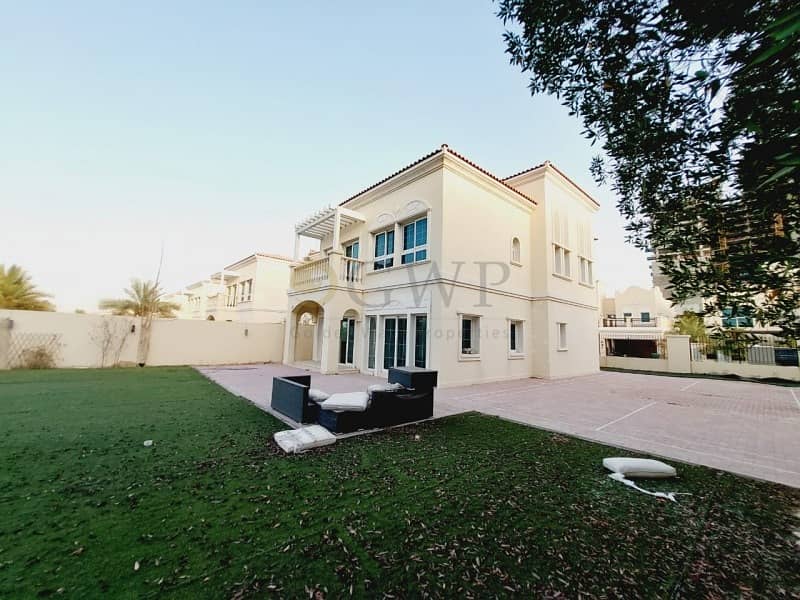 Biggest Plot | Vacant | Super Spacious | Ideal Location Biggest Plot | Vacant | Super Spacious | Ideal Location