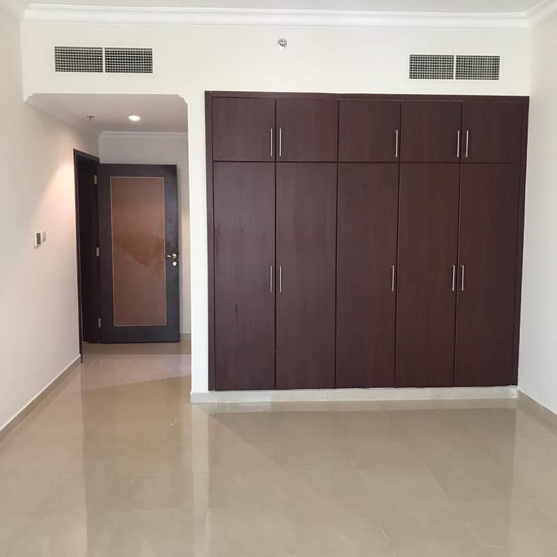 conqure tower ajman ___very nice flat ready to move