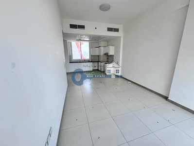 WALL MAINTINEND | VACENT APRTMENT | PRIMR LOCATION ! OPEN VIEW