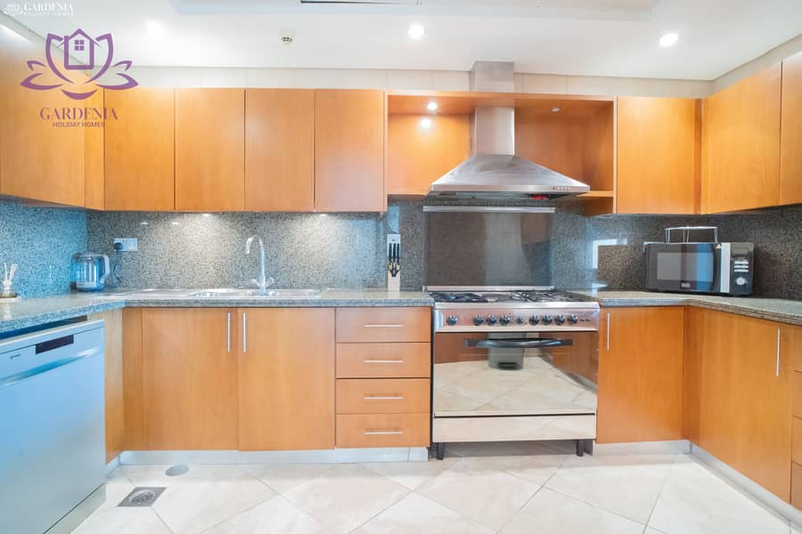 13 Kitchen 1. jpg