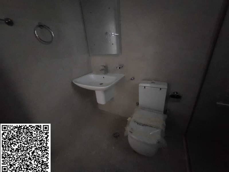 12 1ae2aa84-6b2e-4829-8ef1-464425429375. jpg