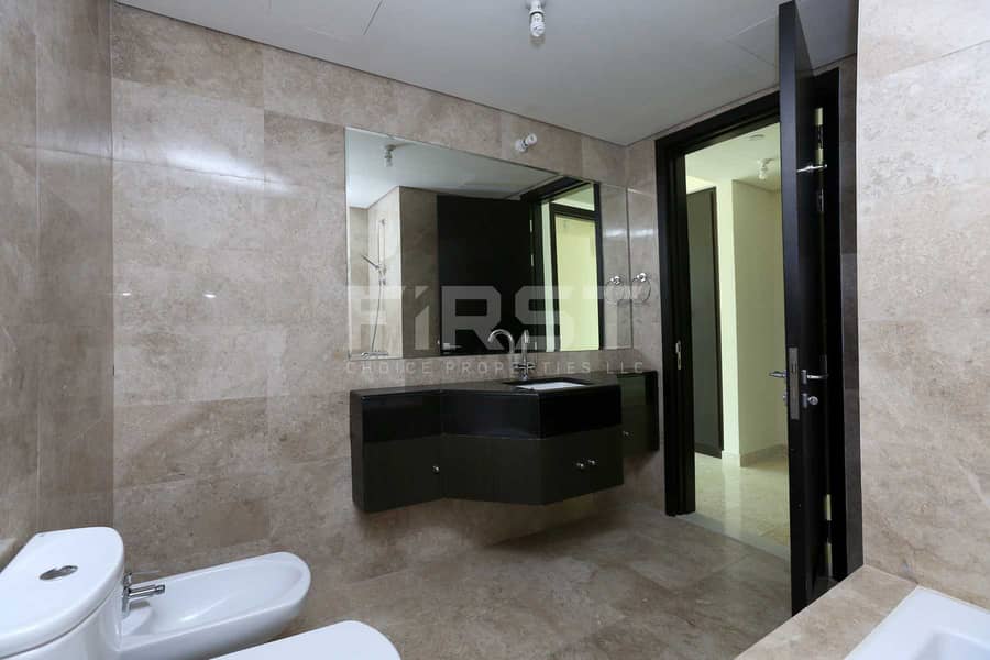 12 Internal Photo of 1 Bedroom Apartment in Ocean Terrace Marina Square Al Reem Island Abu Dhabi UAE (20). jpg