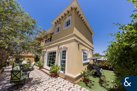 3 Bedroom Villa for Sale in Dubai Sports City, Dubai - Exclusive | Large Corner Garden | 3 Beds