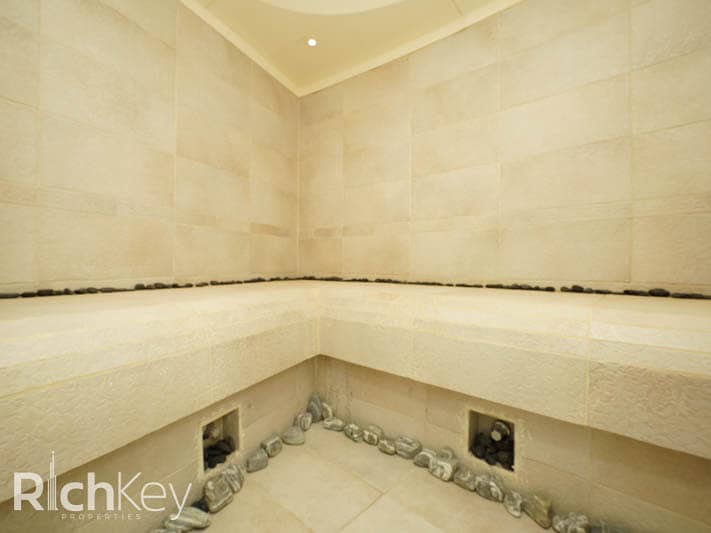 15 Emirates Hills-Villa 050_100. jpg