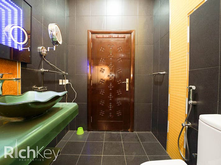 28 Emirates Hills-Villa 050_15. jpg