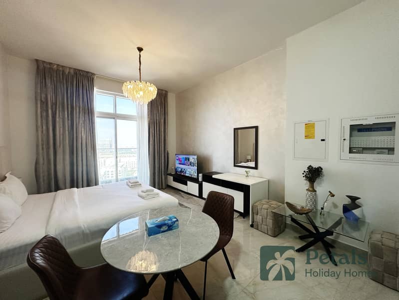 "Gem of a Getaway: Short-Term Stays at Jewelz by Danube, Arjan!"