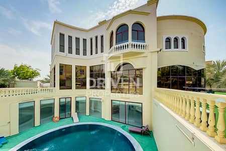 8 Bedroom Villa for Rent in Emirates Hills, Dubai - Furnished Villa | Unique Design | Well-maintained