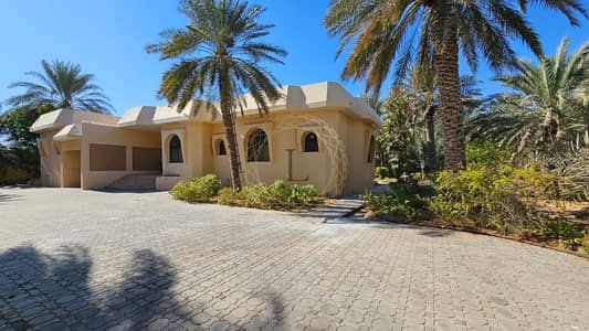 Spacious Villa l Close to Park l Swimming Pool