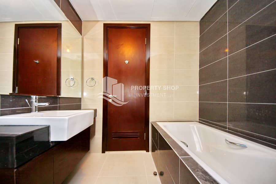 14 2-bedroom-apartment-al-reem-island-marina-square-al-maha-tower-master-bathroom-1. JPG